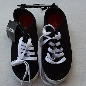 NWOT Black & White And1 Tennis Shoes Size 12